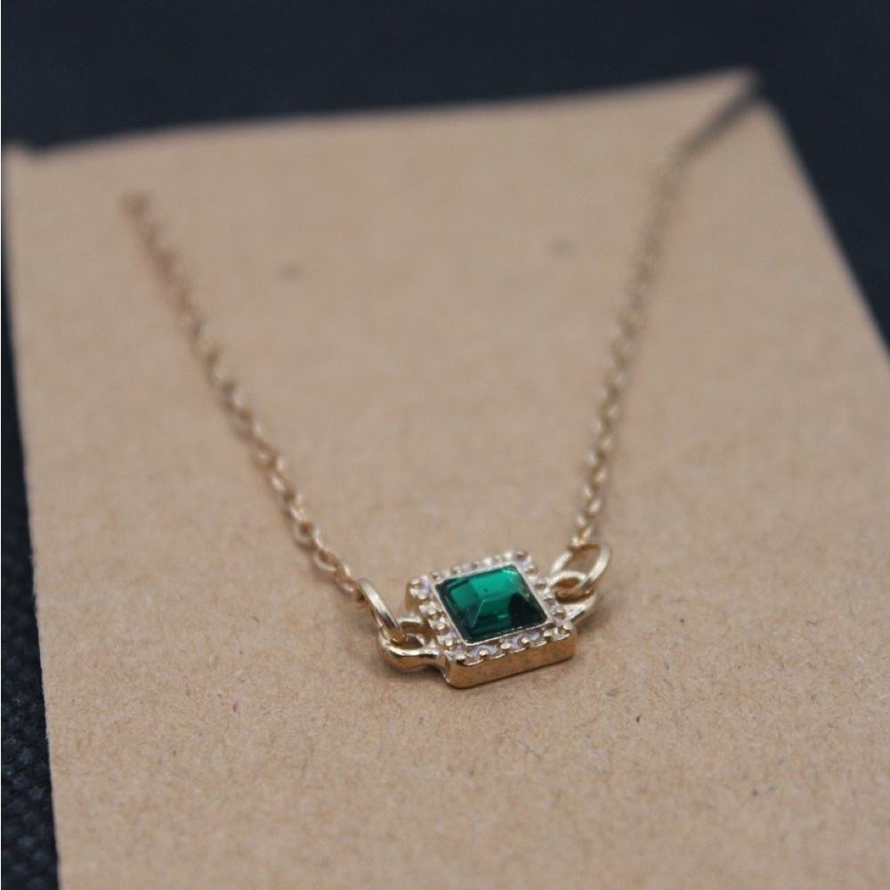 NWT Gold Bracelet with Emerald Gemstone - Picture 1 of 4
